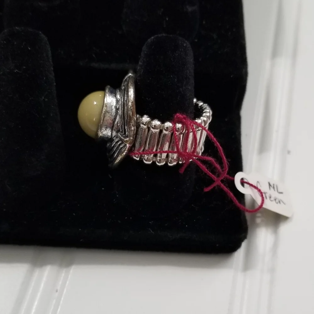 Paparazzi TARGET PRACTICE Ring - Picture 3 of 7